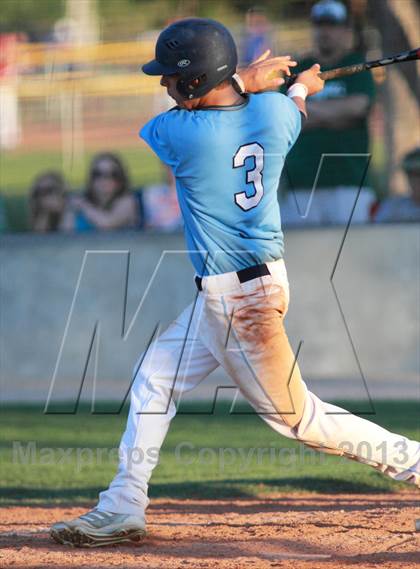 Thumbnail 1 in East vs. Derby (KSHSAA 6A Regional Final) photogallery.