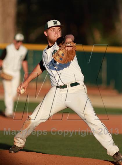 Thumbnail 2 in East vs. Derby (KSHSAA 6A Regional Final) photogallery.