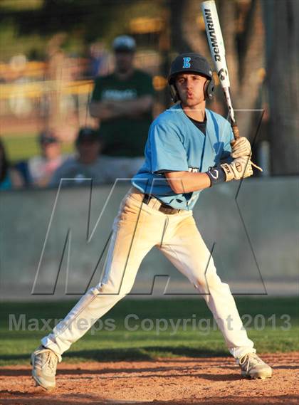 Thumbnail 3 in East vs. Derby (KSHSAA 6A Regional Final) photogallery.