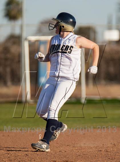 Thumbnail 3 in Davis @ Central Catholic photogallery.
