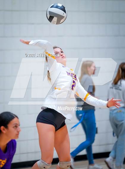 Thumbnail 1 in Mesa @ Basha (AIA Play-In) photogallery.