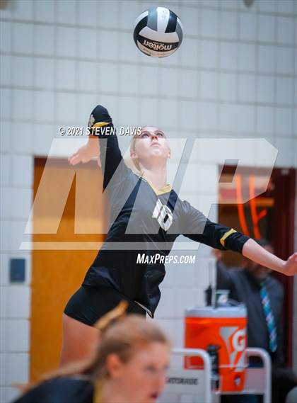 Thumbnail 3 in Mesa @ Basha (AIA Play-In) photogallery.