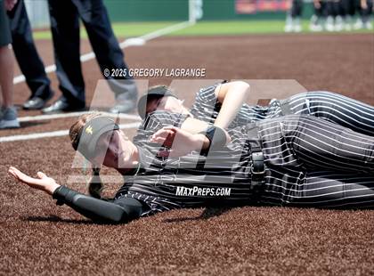 Thumbnail 3 in Forney vs Guyer (UIL 6A Softball State Semi-Final Division II) Game 3 photogallery.