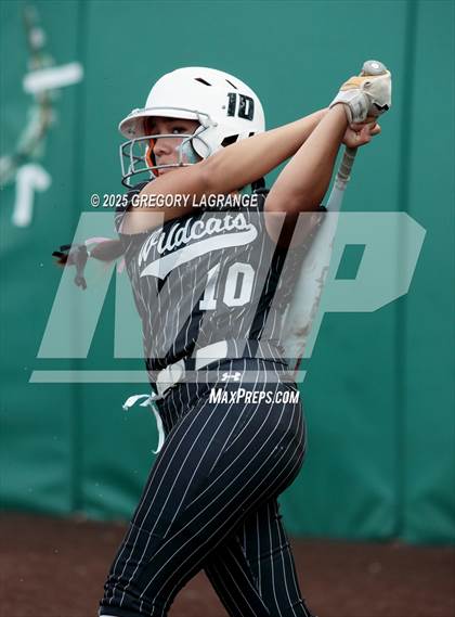 Thumbnail 1 in Forney vs Guyer (UIL 6A Softball State Semi-Final Division II) Game 3 photogallery.