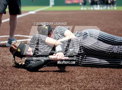 Thumbnail 1 in Forney vs Guyer (UIL 6A Softball State Semi-Final Division II) Game 3 photogallery.