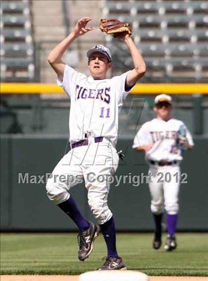Thumbnail 2 in Holy Family vs. Eaton photogallery.