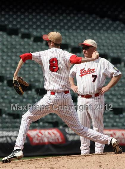 Thumbnail 2 in Holy Family vs. Eaton photogallery.