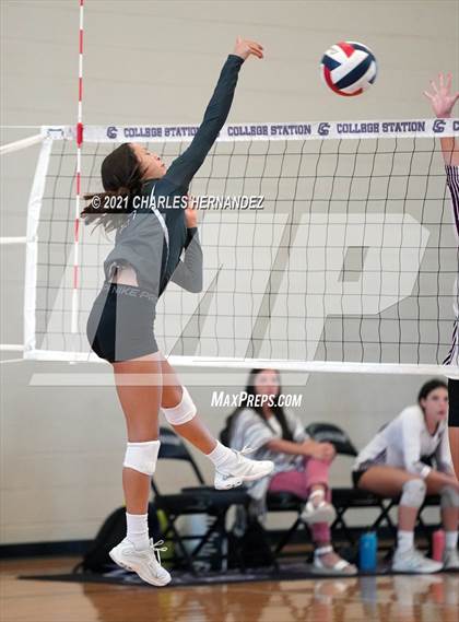 Thumbnail 1 in FR: Magnolia @ College Station (A Teams) photogallery.