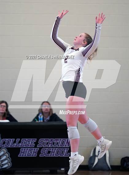 Thumbnail 3 in FR: Magnolia @ College Station (A Teams) photogallery.