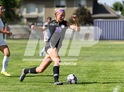 Thumbnail 2 in Hunter @ Riverton photogallery.