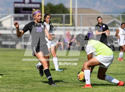 Thumbnail 2 in Hunter @ Riverton photogallery.