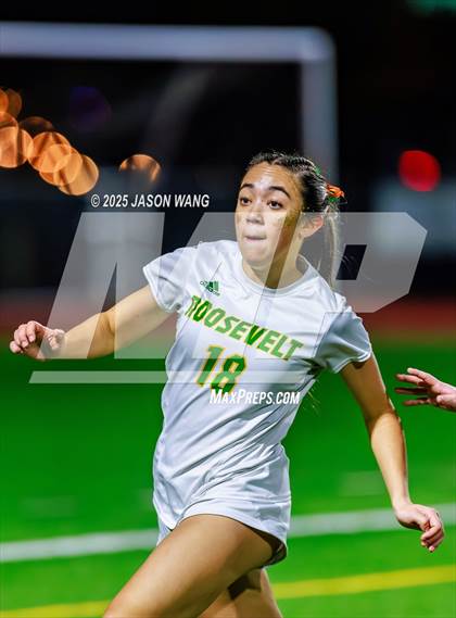 Thumbnail 2 in Roosevelt vs Bellevue (WIAA 3A Semi Final) photogallery.