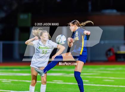 Thumbnail 3 in Roosevelt vs Bellevue (WIAA 3A Semi Final) photogallery.