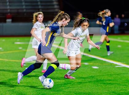 Thumbnail 2 in Roosevelt vs Bellevue (WIAA 3A Semi Final) photogallery.