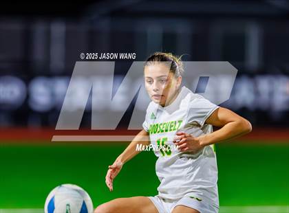 Thumbnail 2 in Roosevelt vs Bellevue (WIAA 3A Semi Final) photogallery.