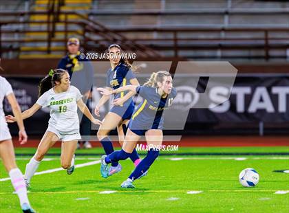 Thumbnail 1 in Roosevelt vs Bellevue (WIAA 3A Semi Final) photogallery.