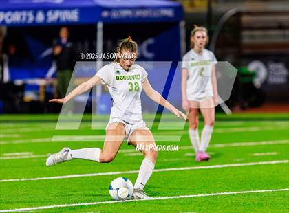 Thumbnail 2 in Roosevelt vs Bellevue (WIAA 3A Semi Final) photogallery.