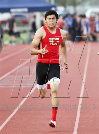 Thumbnail 2 in South West Yosemite League Meet #1 (400m Dash) photogallery.