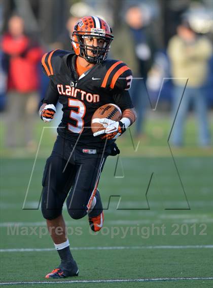 Thumbnail 2 in Dunmore vs. Clairton (PIAA A Final) photogallery.