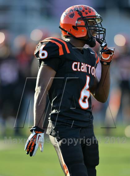 Thumbnail 2 in Dunmore vs. Clairton (PIAA A Final) photogallery.