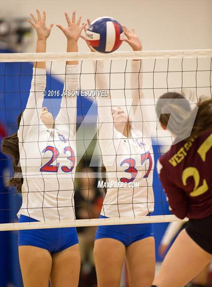 Thumbnail 3 in Los Altos vs West Covina photogallery.