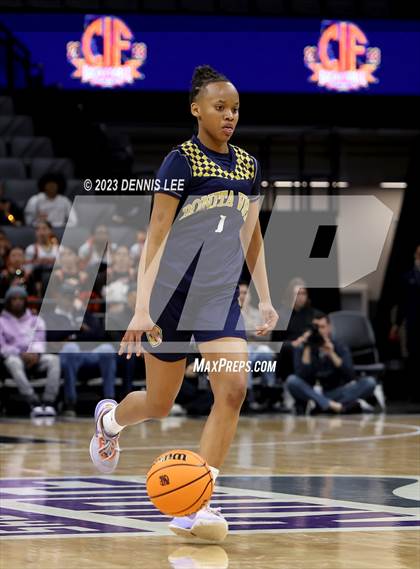 Thumbnail 2 in Bonita Vista @ Central (CIF State D2 Final) photogallery.
