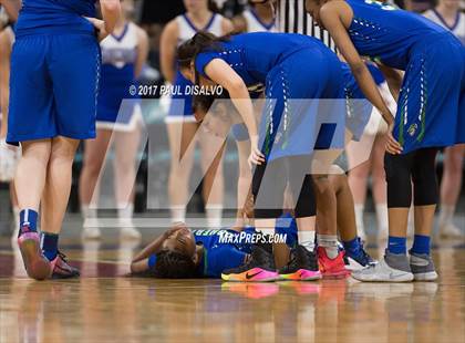 Thumbnail 3 in Grandview vs. Doherty (CHSAA 5A Great 8) photogallery.