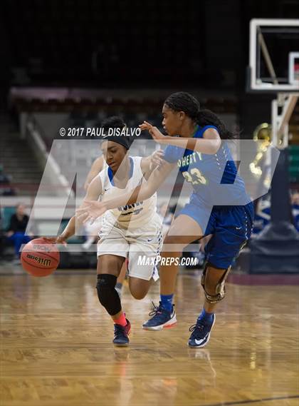 Thumbnail 1 in Grandview vs. Doherty (CHSAA 5A Great 8) photogallery.