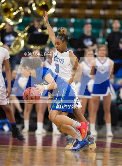 Thumbnail 2 in Grandview vs. Doherty (CHSAA 5A Great 8) photogallery.