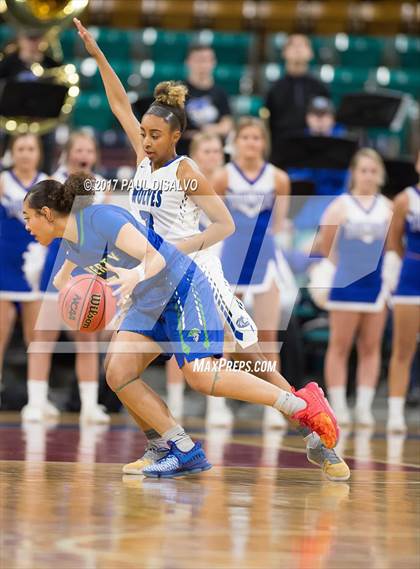 Thumbnail 1 in Grandview vs. Doherty (CHSAA 5A Great 8) photogallery.