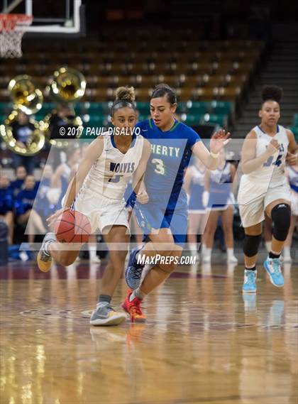 Thumbnail 2 in Grandview vs. Doherty (CHSAA 5A Great 8) photogallery.