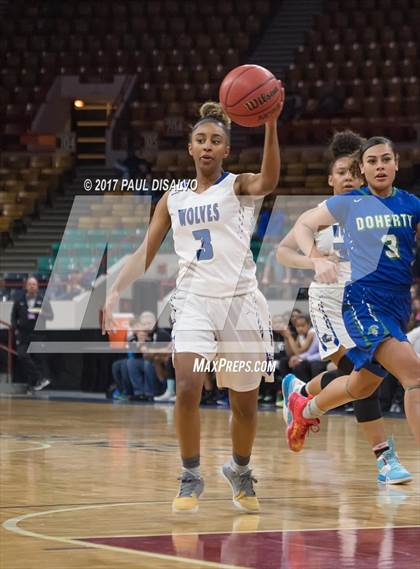 Thumbnail 2 in Grandview vs. Doherty (CHSAA 5A Great 8) photogallery.