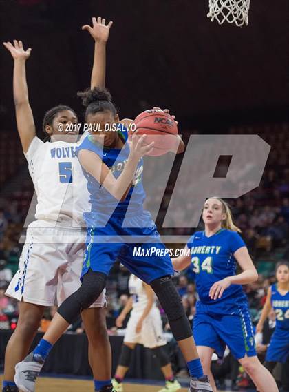 Thumbnail 2 in Grandview vs. Doherty (CHSAA 5A Great 8) photogallery.