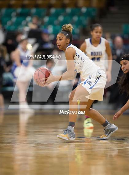 Thumbnail 2 in Grandview vs. Doherty (CHSAA 5A Great 8) photogallery.