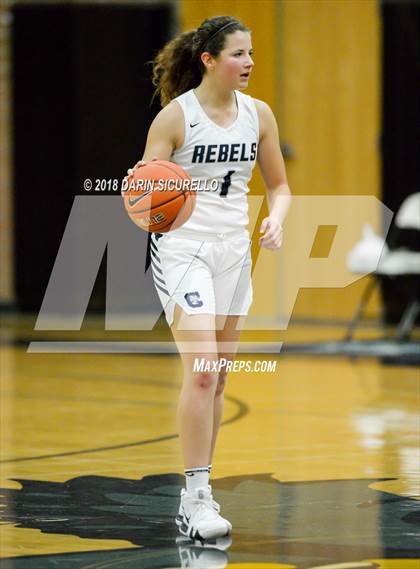 Thumbnail 2 in Pinnacle vs. Columbine (Nike Tournament of Champions) photogallery.