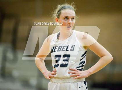 Thumbnail 2 in Pinnacle vs. Columbine (Nike Tournament of Champions) photogallery.