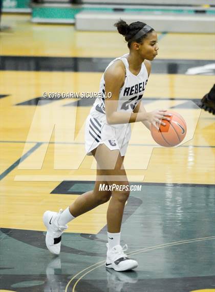 Thumbnail 2 in Pinnacle vs. Columbine (Nike Tournament of Champions) photogallery.
