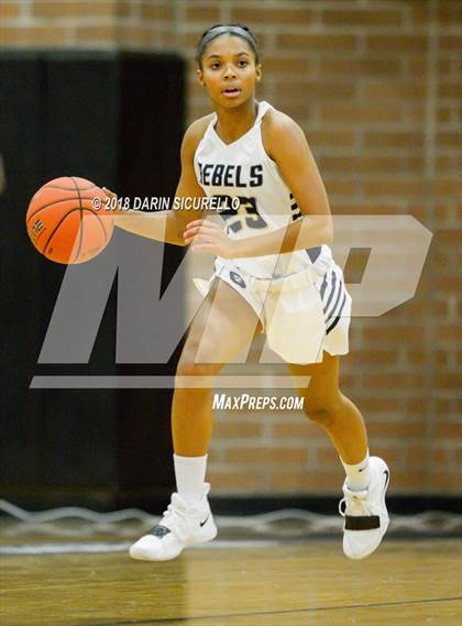 Thumbnail 2 in Pinnacle vs. Columbine (Nike Tournament of Champions) photogallery.