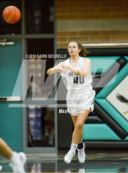Thumbnail 2 in Pinnacle vs. Columbine (Nike Tournament of Champions) photogallery.