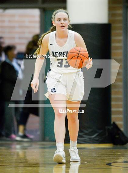 Thumbnail 2 in Pinnacle vs. Columbine (Nike Tournament of Champions) photogallery.