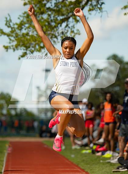 Thumbnail 1 in Vista Ridge Relays photogallery.