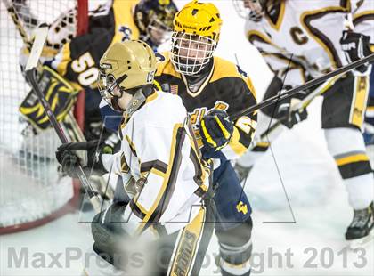 Thumbnail 3 in Holt vs. Grand Ledge photogallery.