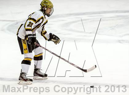 Thumbnail 2 in Holt vs. Grand Ledge photogallery.