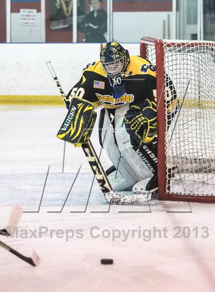 Thumbnail 3 in Holt vs. Grand Ledge photogallery.
