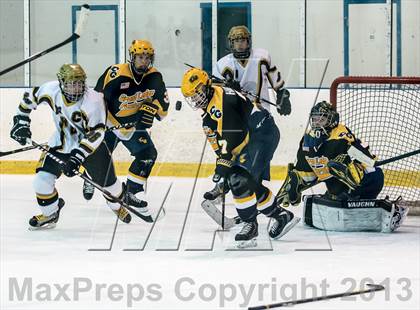 Thumbnail 2 in Holt vs. Grand Ledge photogallery.