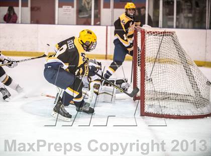 Thumbnail 2 in Holt vs. Grand Ledge photogallery.