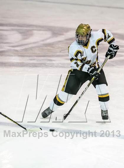 Thumbnail 2 in Holt vs. Grand Ledge photogallery.
