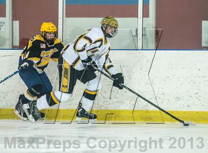 Thumbnail 1 in Holt vs. Grand Ledge photogallery.