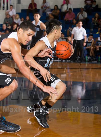 Thumbnail 2 in Klein Collins @ Sam Rayburn (McDonald's Texas Invitational) photogallery.