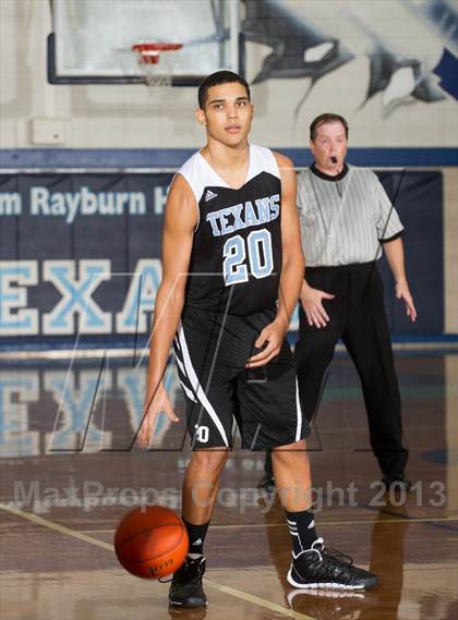 Thumbnail 2 in Klein Collins @ Sam Rayburn (McDonald's Texas Invitational) photogallery.